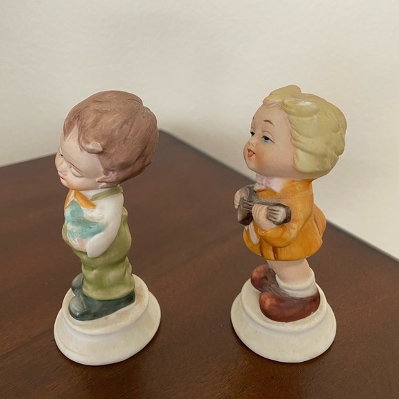 Vintage Napcoware Japan Porcelain Figurines – Boy with Bird & Girl with Mandolin - Picture 2 of 4